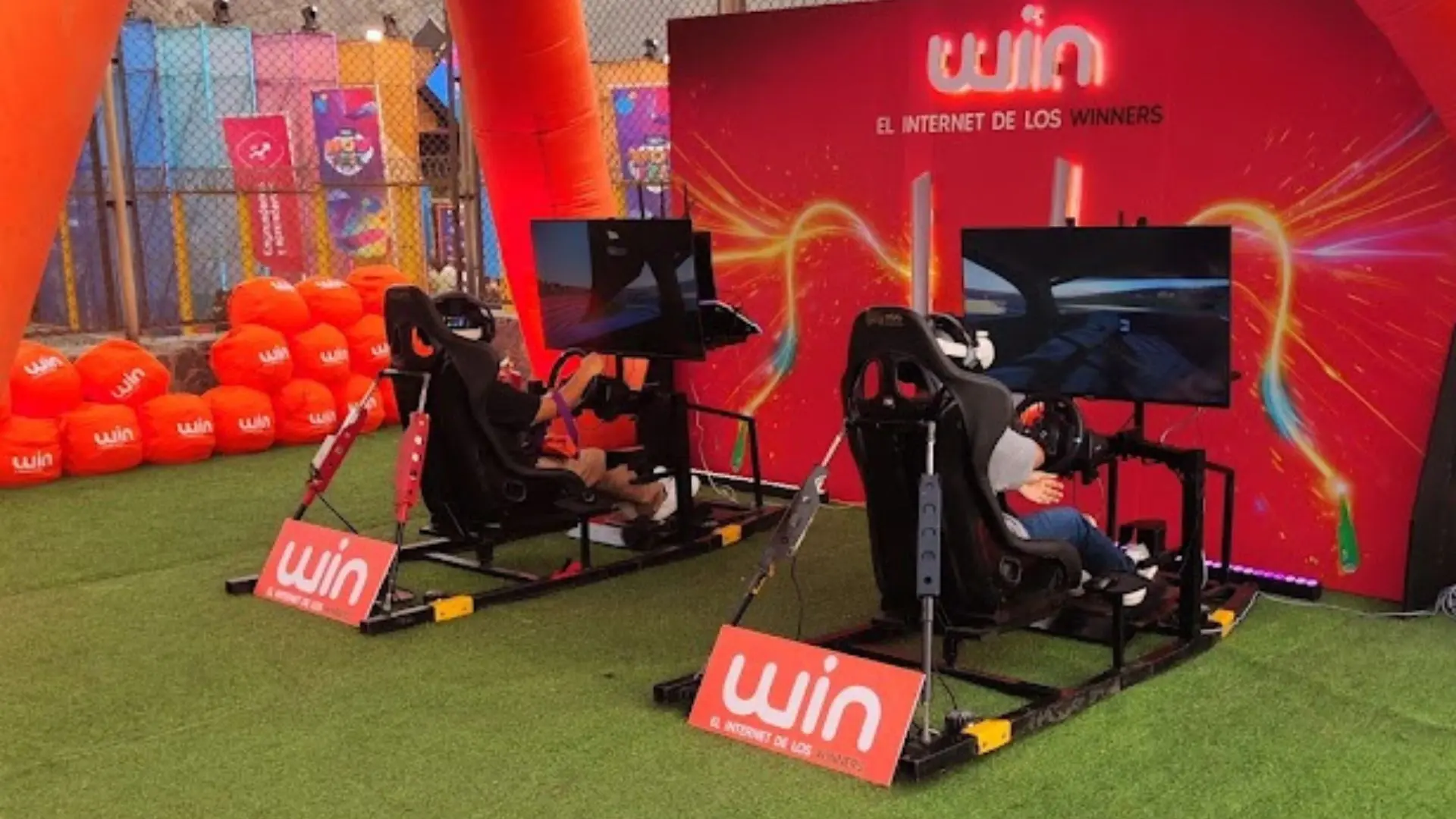 Simuladores de Autos PRO 4D con WIN en evento corportativo del BCP